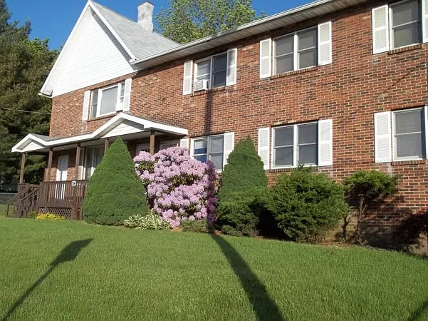 314 Conklin Ave #4