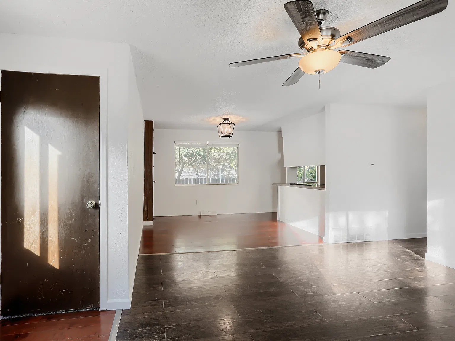 4 bed, 2000 sqft, $3,400 — Photo 3