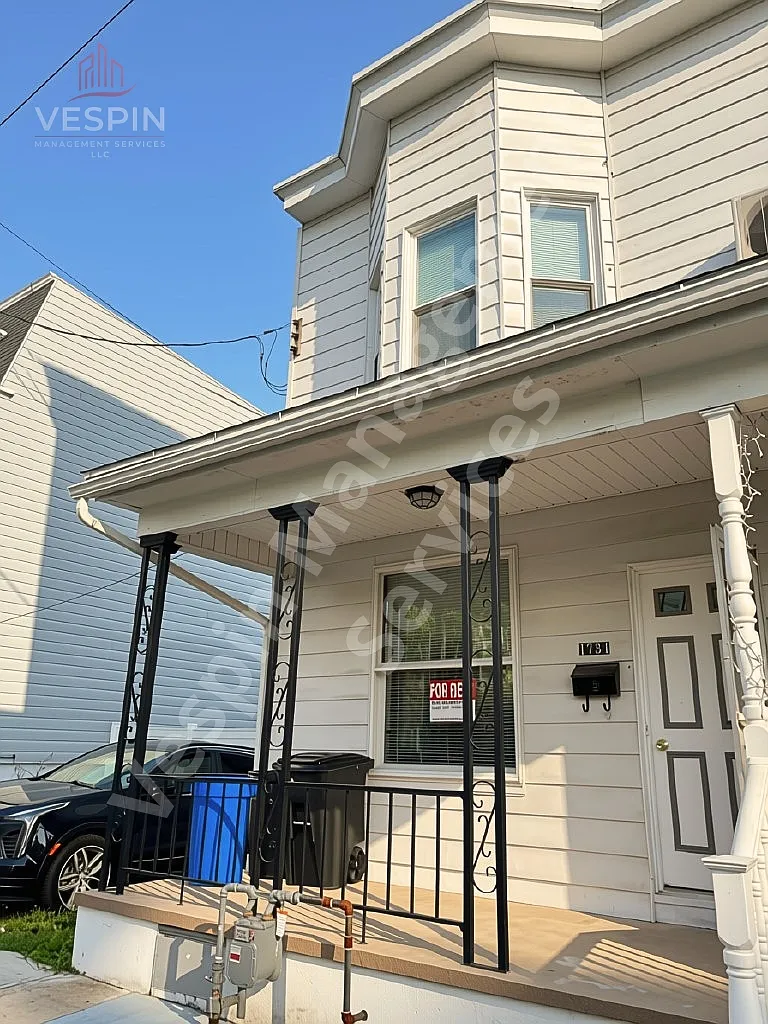 3 bed, 1362 sqft, $1,600 — Photo 3