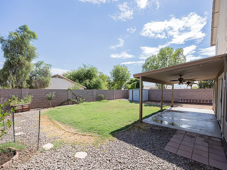 11595 W Holly St — Photo 32