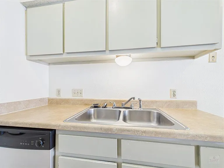2604 Salado St #204 — Photo 15