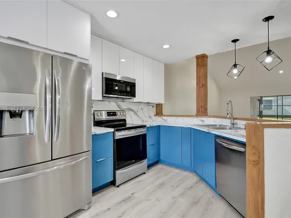 155 Love Cres, Royal Palm Beach, FL 33411