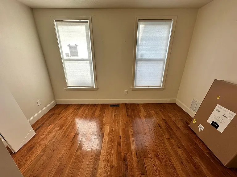 130 W 8th St #1 — Photo 51