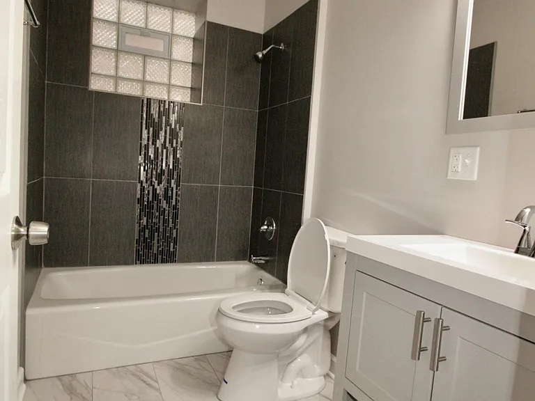 1406 E 69th Pl #2 — Photo 5