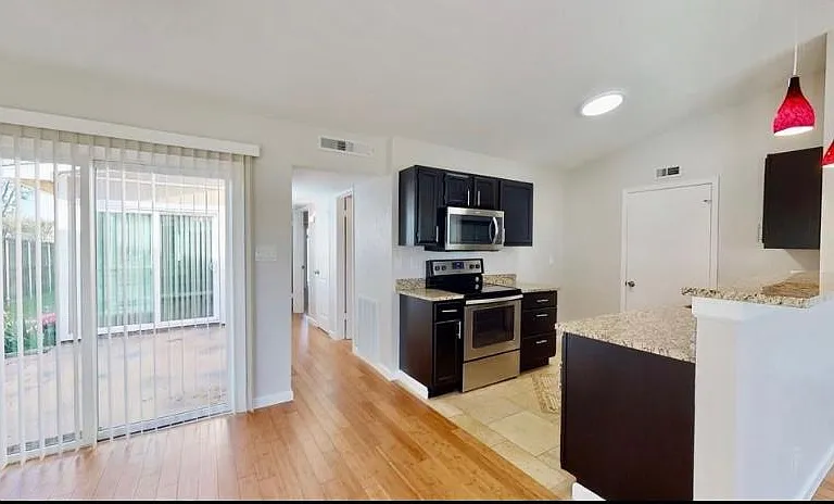 4511 Chapman St — Photo 12
