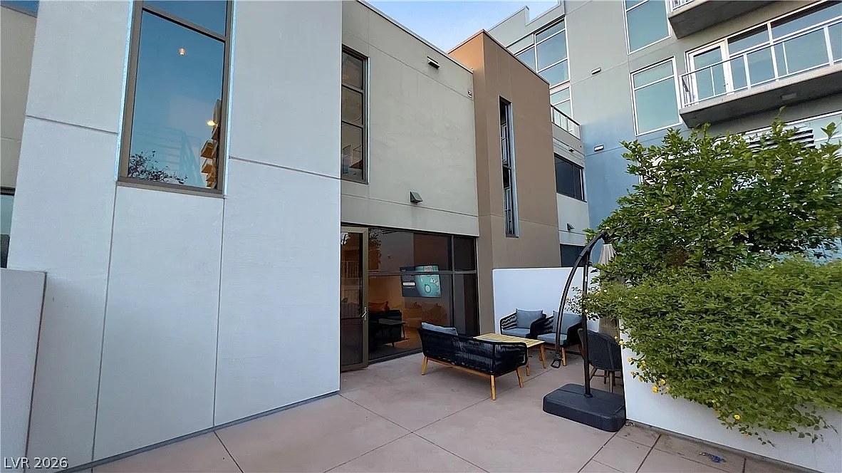 2 bed, 2.5 bath, 1491 sqft, $3,800 — Photo 1