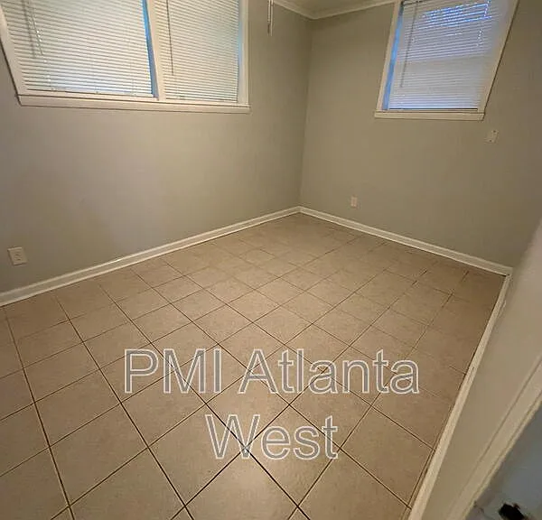 1715 Highland Pl — Photo 5
