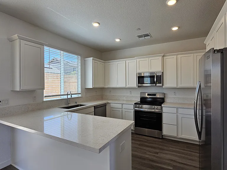 3569 Vestland Way — Photo 4
