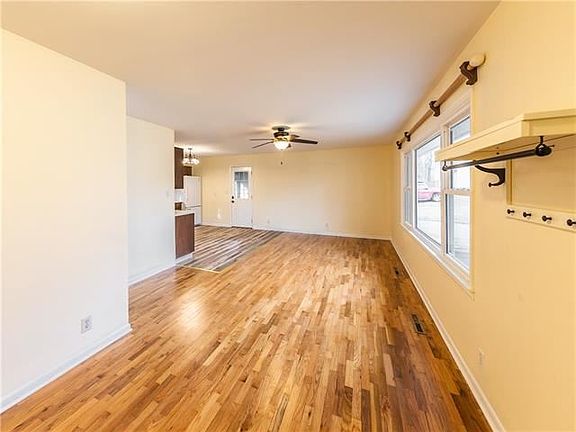 5th image of 2502 Glenn St