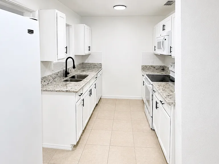 3rd Jpv St — Photo 5