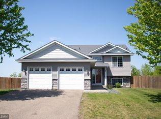 12039 Mayview Cv, Lindstrom, MN 55045