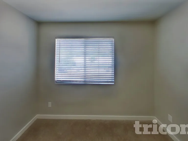 409 W Azure Ave — Photo 9