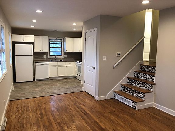 4th image of 1309 W Linden Ave