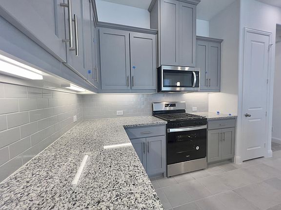 4th image of 114 Harwood Dr #114