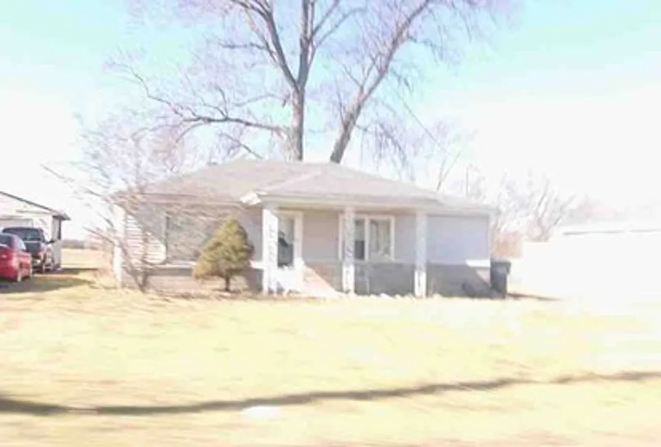 1727 S Nebo Rd photo 1