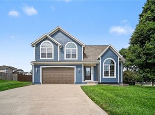 712 Madison Creek Ct, Raymore, MO 64083