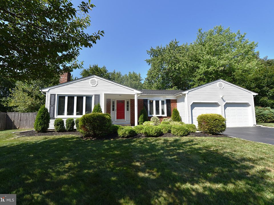 8 Michele Ct Hamilton NJ 08619 Zillow