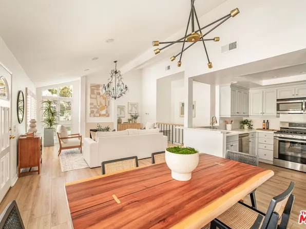 17140 Palisades Cir, Pacific Palisades, CA 90272