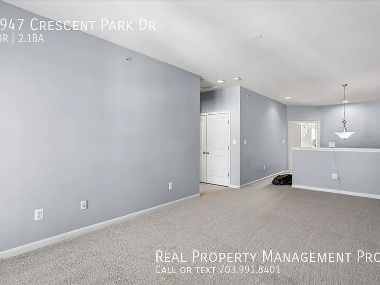 7947 Crescent Park Dr — Photo 30