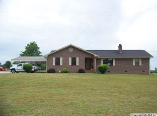 183 Saffles St, Fyffe, AL 35971