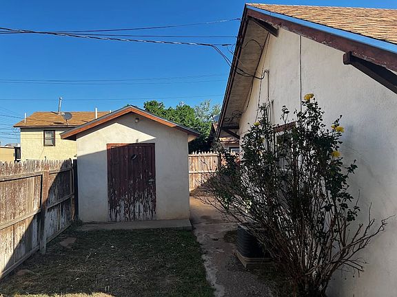 2nd image of 504 S Avenue B