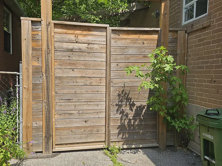 222 Patricia Ave #BASEMENT — Photo 2