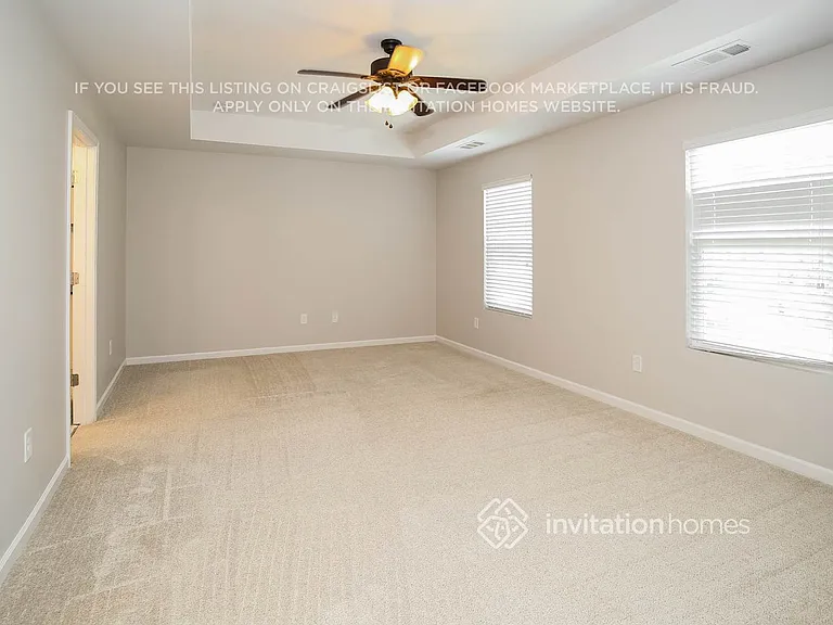 267 Royal Crescent Ter — Photo 10