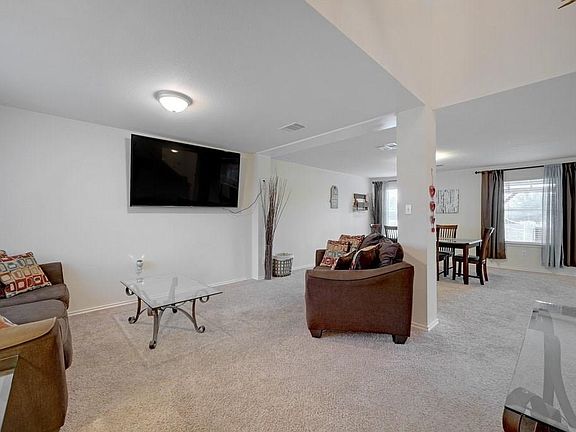 5th image of 203 Quarry Ln