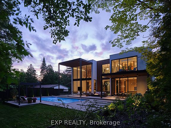 3rd image of 105 Park Cres
