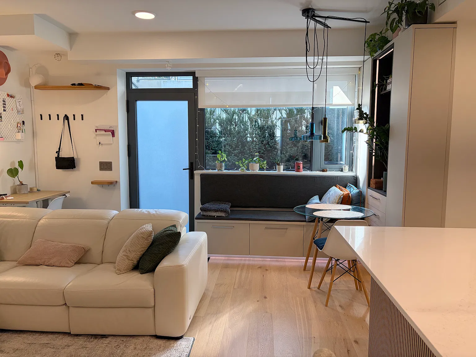 2 bed, 778 sqft, $3,950 — Photo 4