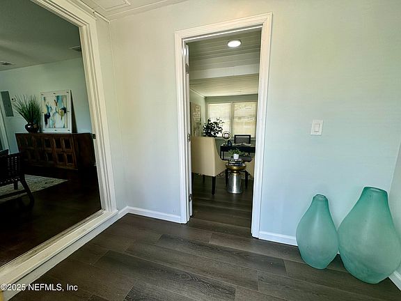 5th image of 3510 WASHINGTONIAN Street