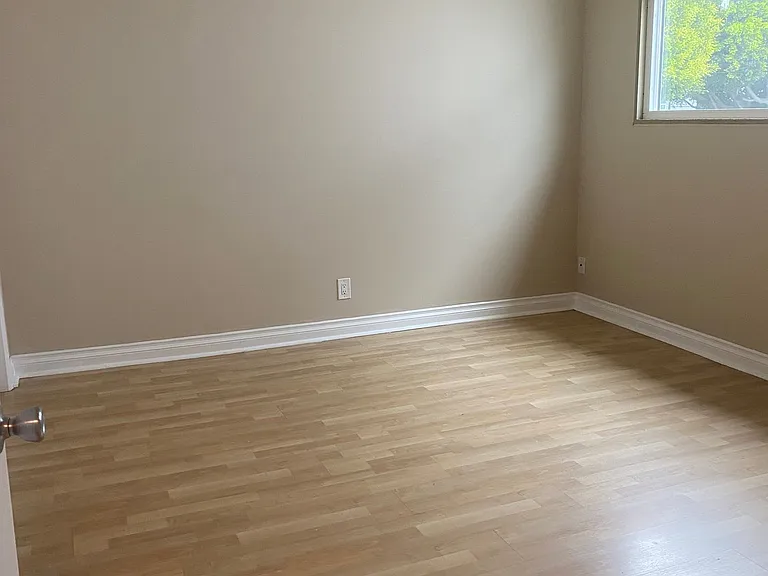 1433 Franklin St — Photo 3