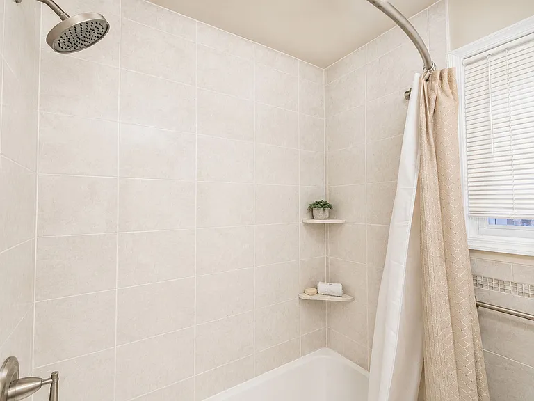 2 Cottage Pl #4 — Photo 12