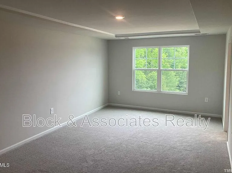 1823 Caen St — Photo 6