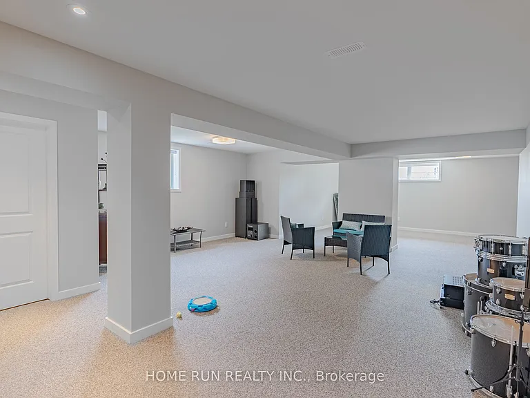 451 Longworth Ave — Photo 50