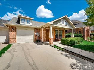 952 Bentwood Trl, Grand Prairie, TX 75052