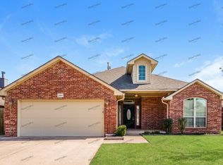2416 Beaver Bend Ln, Yukon, OK 73099