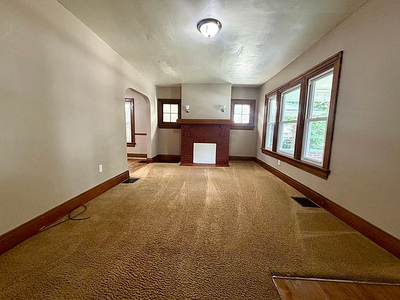3rd image of 53 Forest Glen Ave