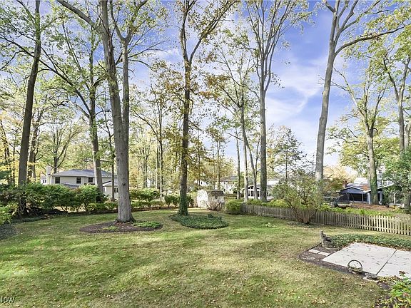 5th image of 576 Debbington Dr