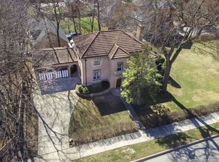 110 E Saint Charles Rd, Elmhurst, IL