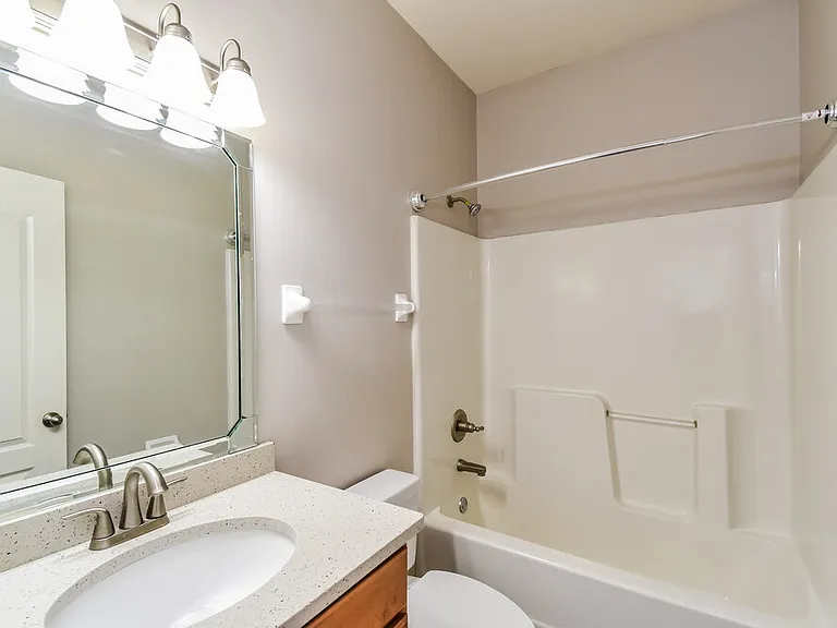 1275 Heritage Lake Dr — Photo 16