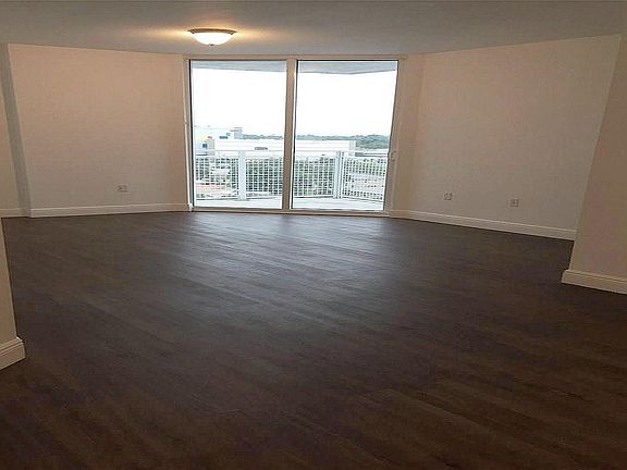 3rd image of 2600 SW 27th Ave #1301