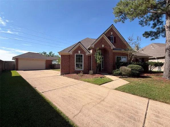 3307 Wolf Ct, Pearland, TX 77584