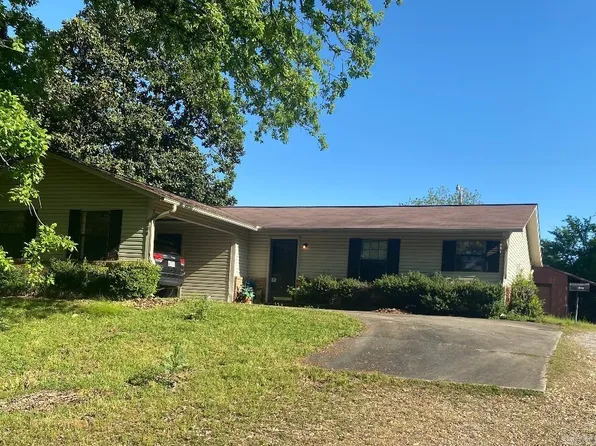 1405 E Peachtree St, Nashville, AR 71852