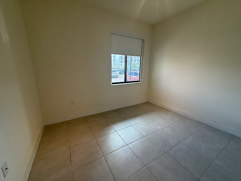 8201 NW 41st St #412 — Photo 6