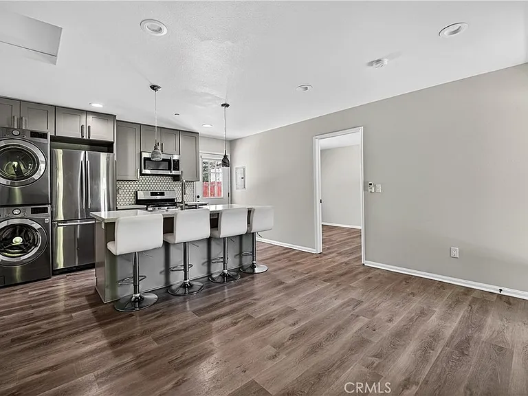 8211 Quartz Ave — Photo 7