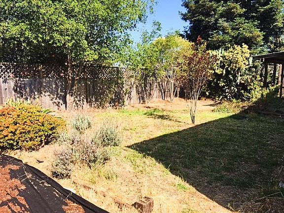 3rd image of 22597 Sierra Ave
