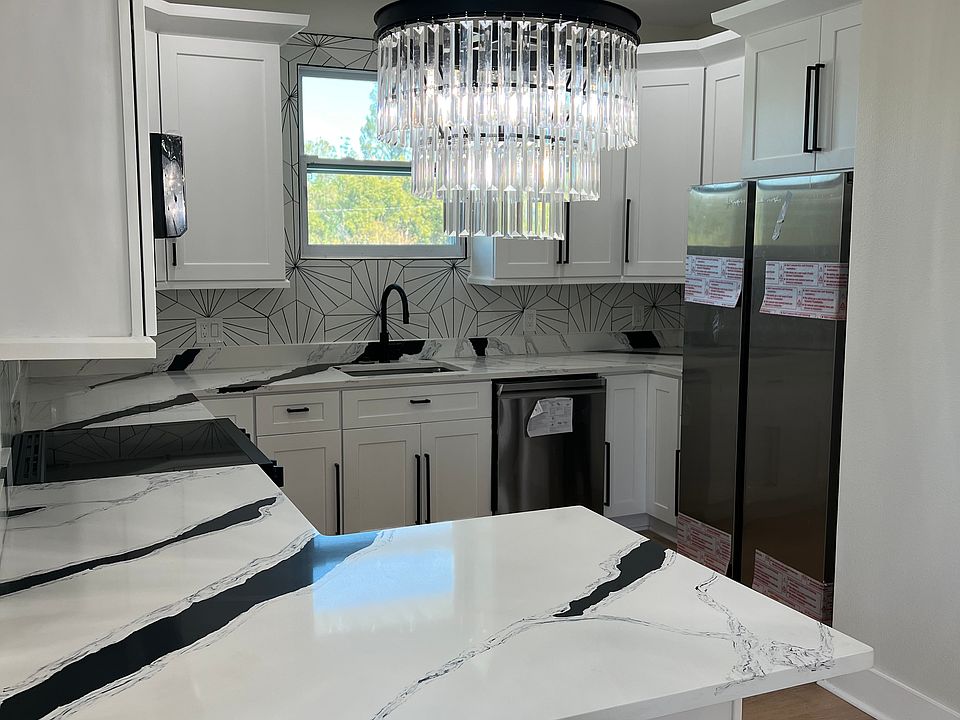 1st image of 772 Bay Vista Blvd S #1/2