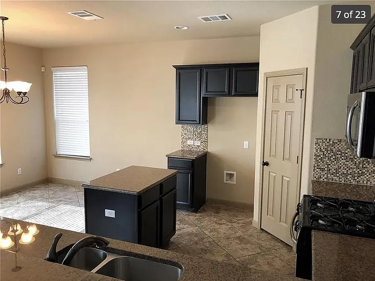10501 Luke Ct — Photo 5