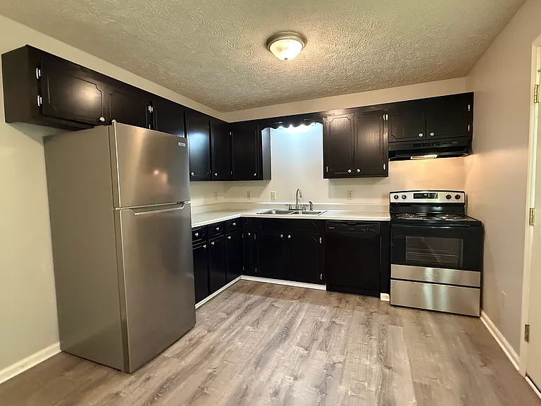 13 Rushwood St — Photo 8